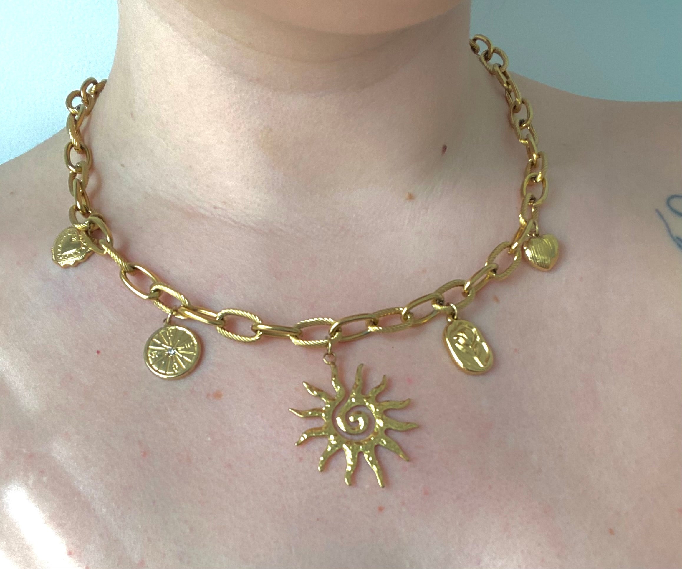 Collier Carolina